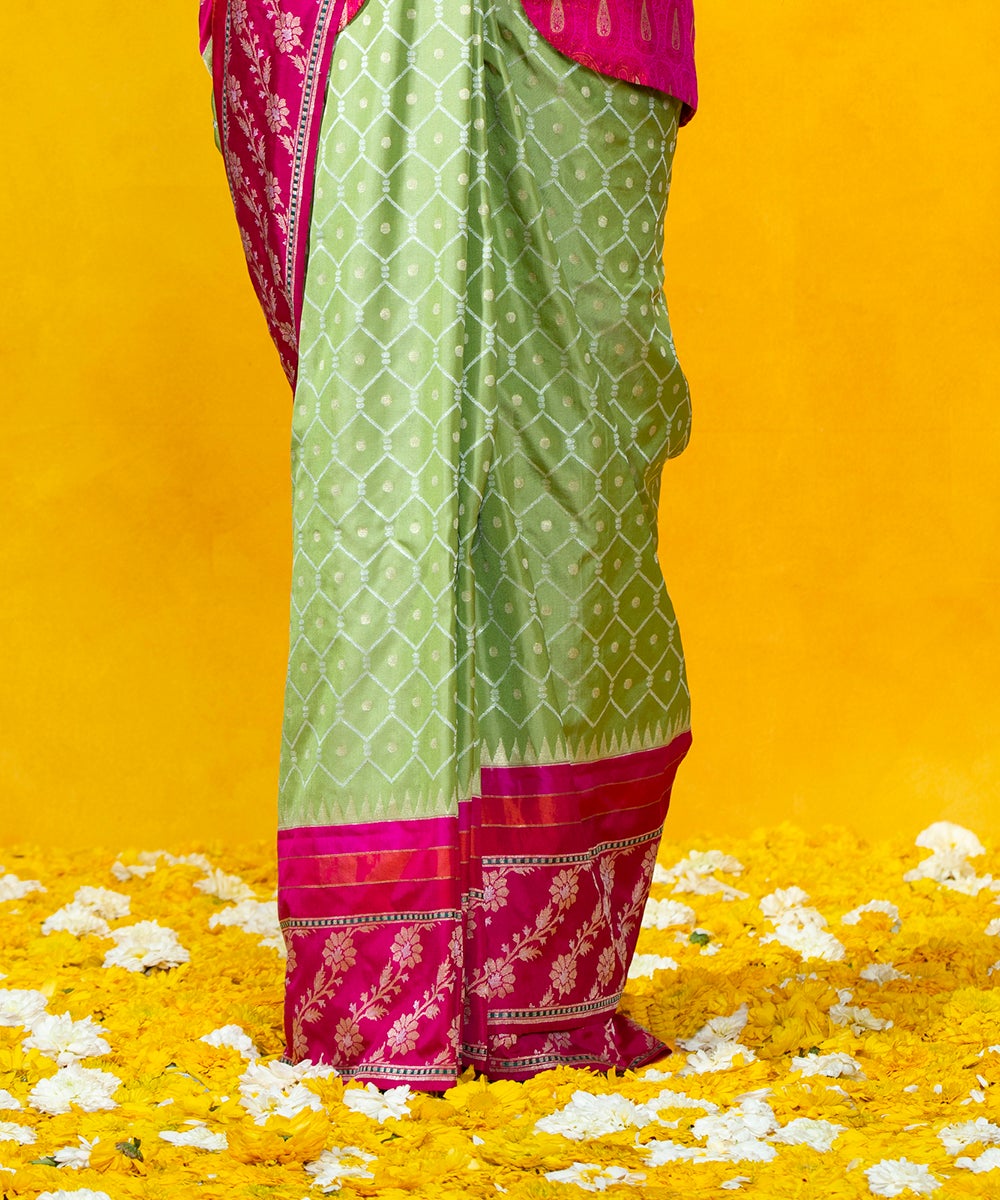 Handloom_Light_Green_Cutwork_Pure_Katan_Silk_Jamdani_Banarasi_Saree_With_Pink_Broad_Border_WeaverStory_04