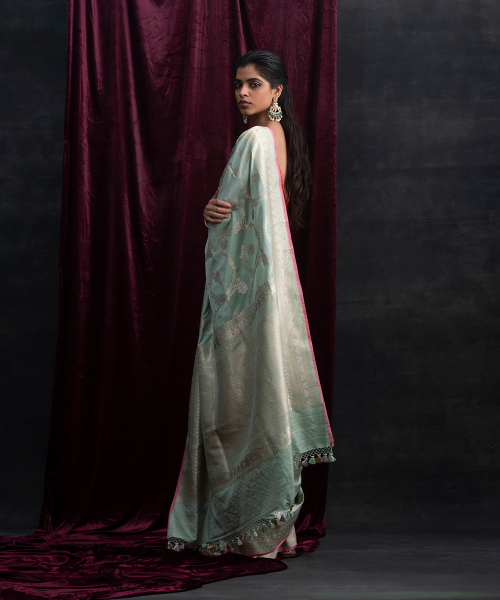 Handloom_Powder_Blue_Pure_Katan_Silk_Banarasi_Saree_with_Kadhwa_Meenakari_Jangla_WeaverStory_03