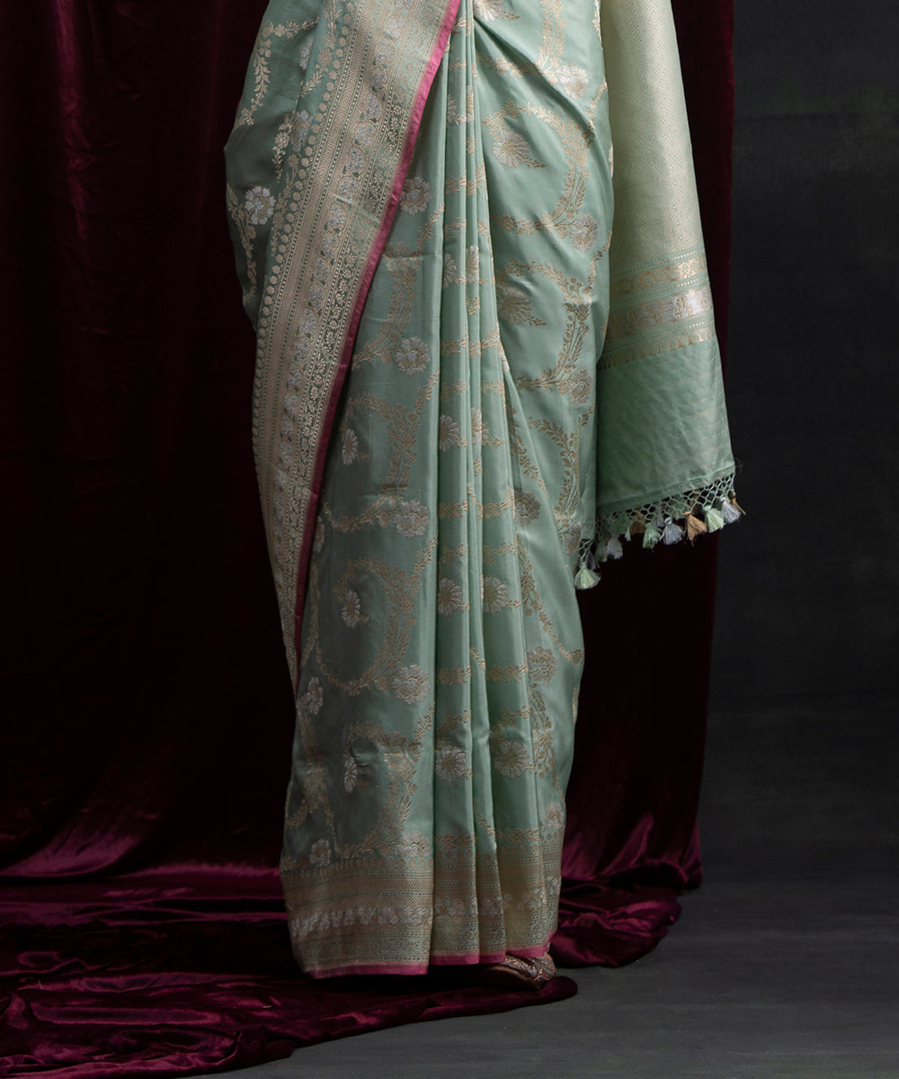 Handloom_Powder_Blue_Pure_Katan_Silk_Banarasi_Saree_with_Kadhwa_Meenakari_Jangla_WeaverStory_04