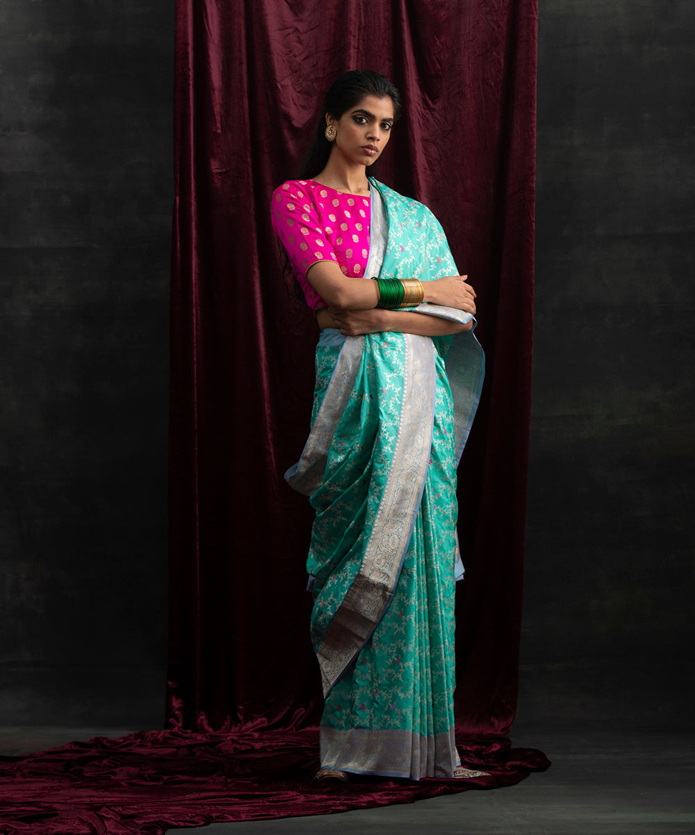 Aqua_Blue_Handloom_Pure_Katan_Silk_Banarasi_Saree_with_Kadhwa_Meenakari_Jangla_and_Lavender_Border_WeaverStory_02