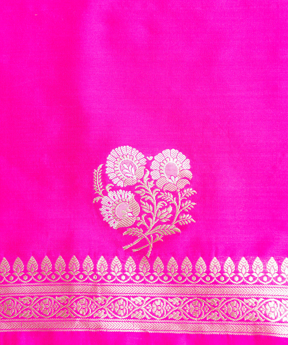 Beige_And_Gold_Handloom_Tissue_Silk_Banarasi_Saree_with_Jangla_and_Colored_Stripes_Border_WeaverStory_06