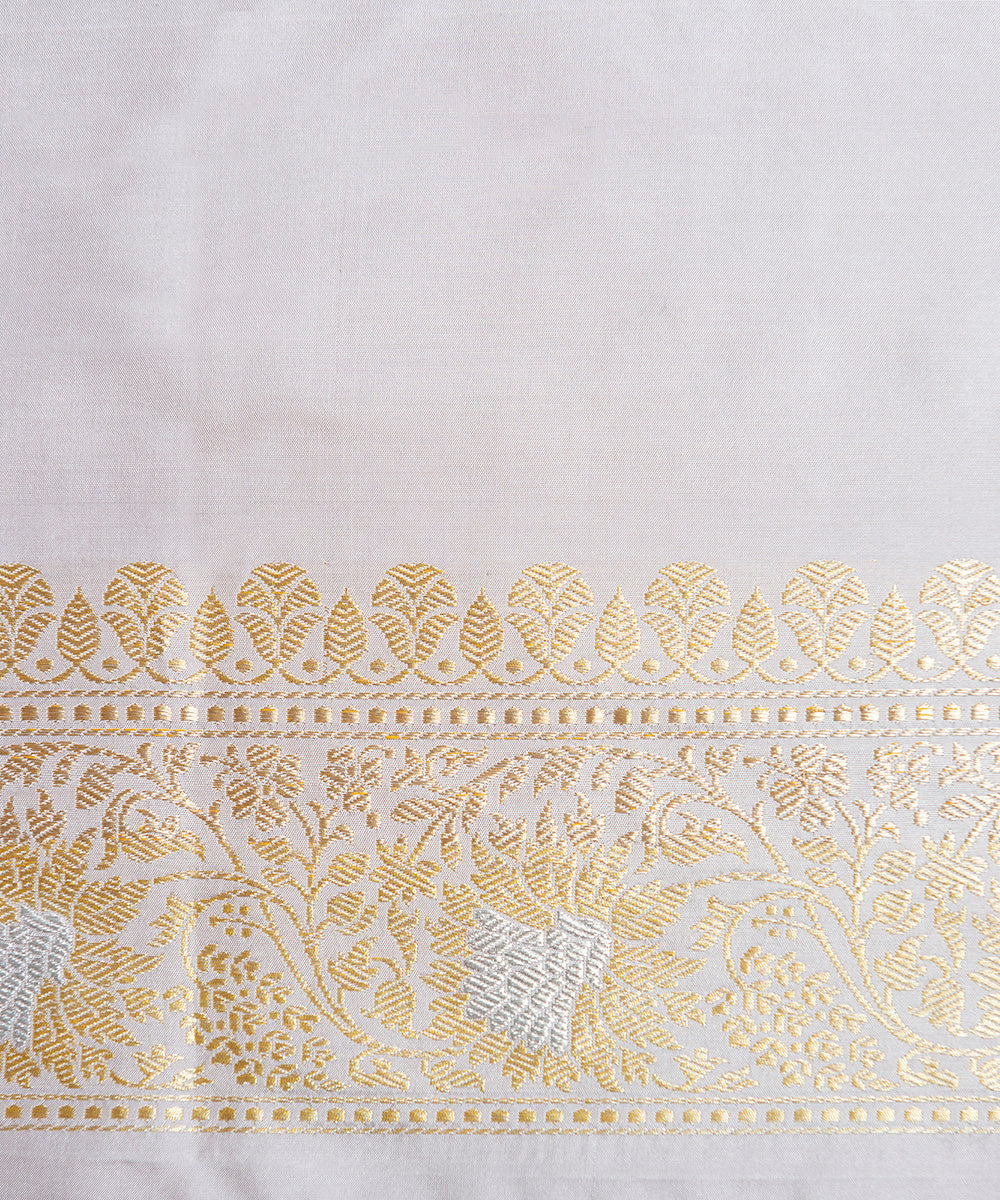 Grey_Handloom_Pure_Katan_Silk_Banarasi_Saree_with_Kadhwa_and_Reshmi_Booti_WeaverStory_05