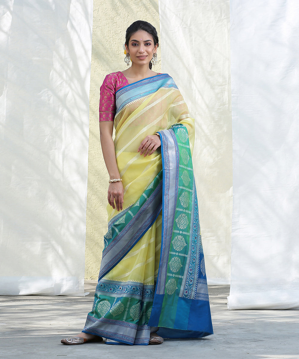 Yellow_Handloom_Kora_Silk_Banarasi_Saree_With_Peacock_Blue_Broad_Border_WeaverStory_02