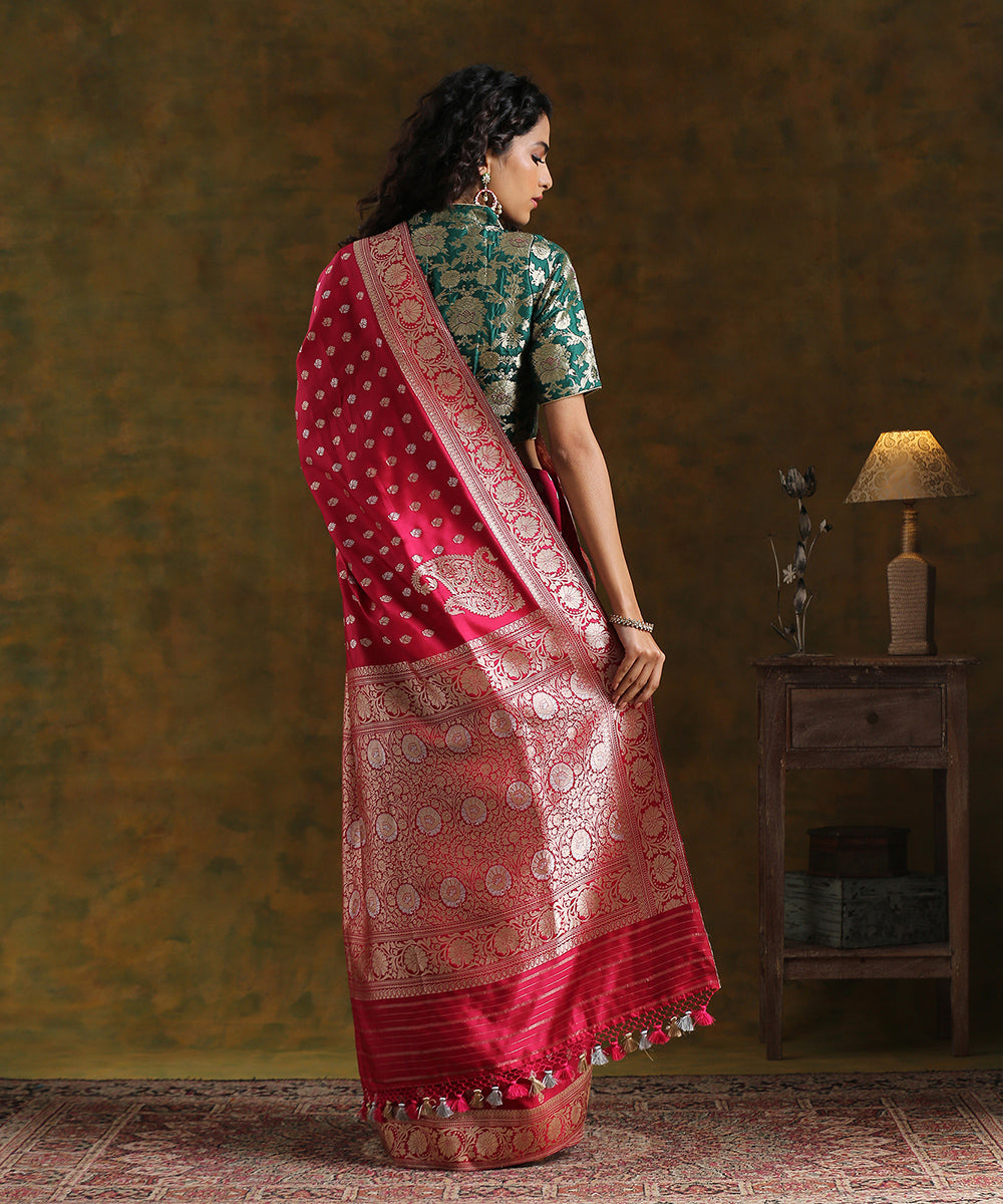 Berry_Pink_Handloom_Pure_Katan_Silk_Kadhwa_Booti_Banarasi_Saree_With_Konia_Pallu_WeaverStory_03
