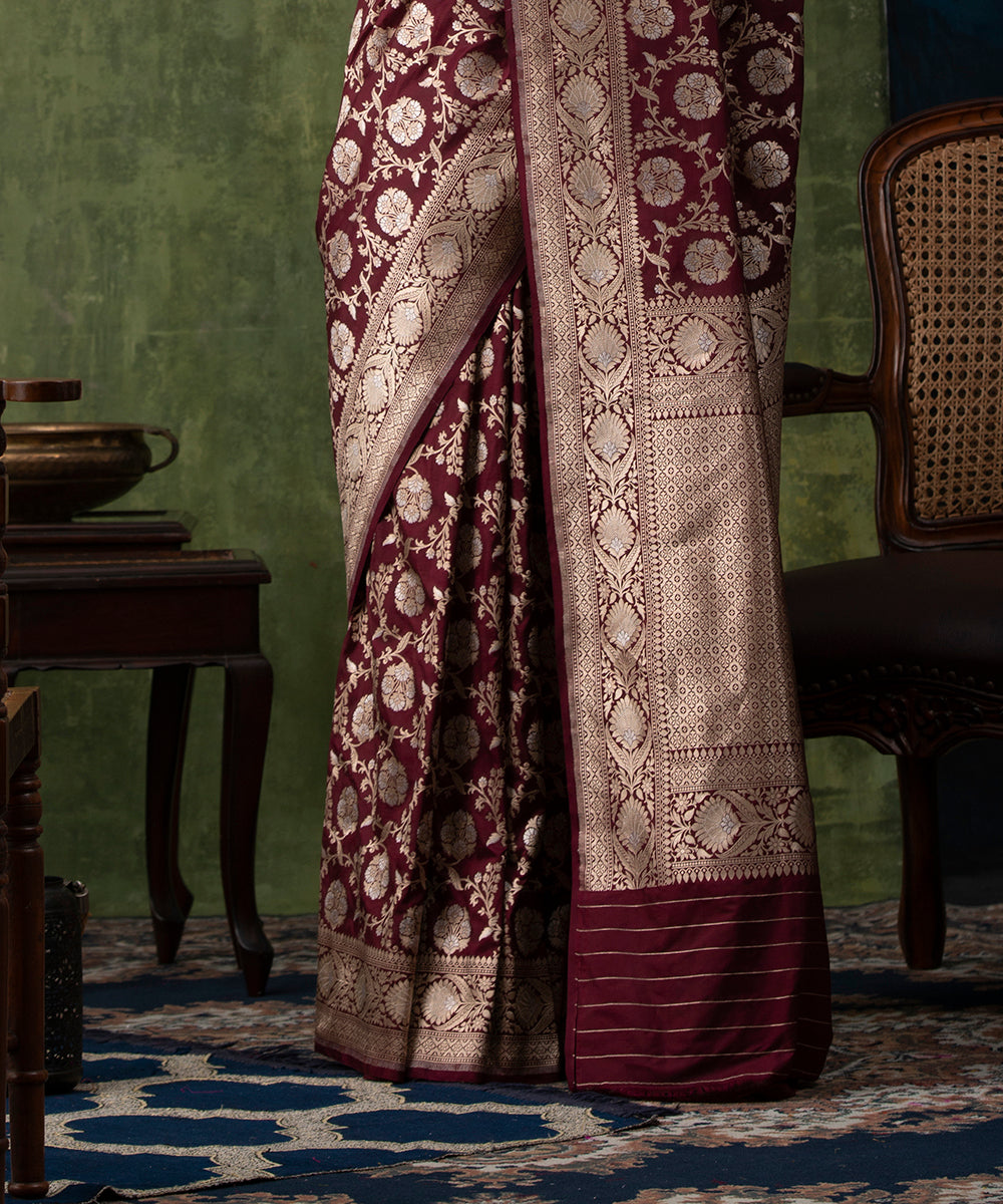 Handloom_Wine_Pure_Katan_Silk_Banarasi_Saree_with_Sona_Rupa_Small_Cutwork_Jaal_WeaverStory_04