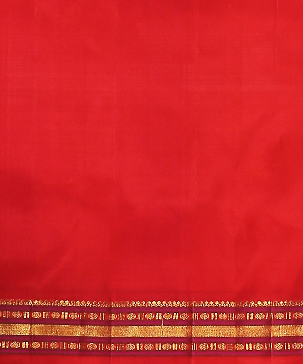 Offwhite_Pure_Zari_Kanjivaram_Silk_Saree_With_Ganga_Jamuni_Border_In_Red_And_Blue_WeaverStory_05