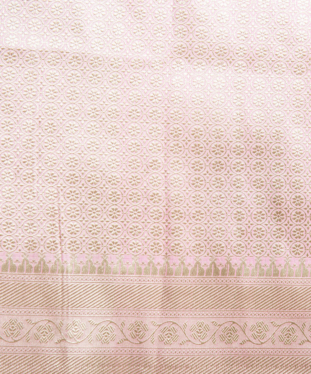 Handloom_Light_Pink_Pure_Katan_Silk_Banarasi_Saree_with_Sona_Rupa_Jaal_and_Floral_Motifs_WeaverStory_05