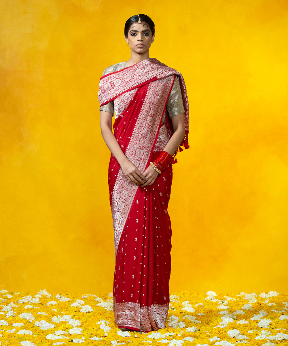 Red_Handloom_Kadhwa_Border_Banarasi_Georgette_Saree_With_Paisley_Booti_WeaverStory_02