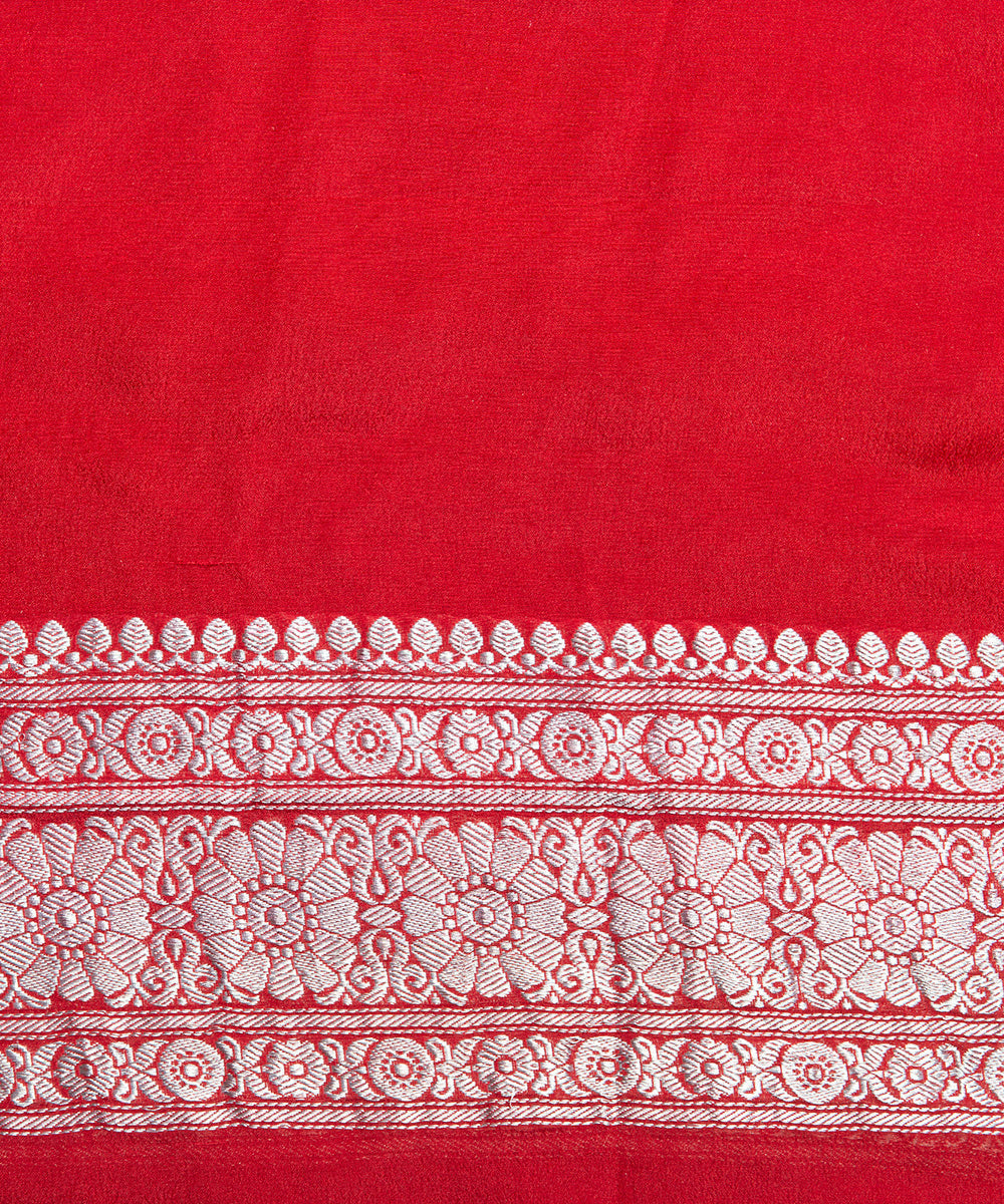 Red_Handloom_Kadhwa_Border_Banarasi_Georgette_Saree_With_Paisley_Booti_WeaverStory_05