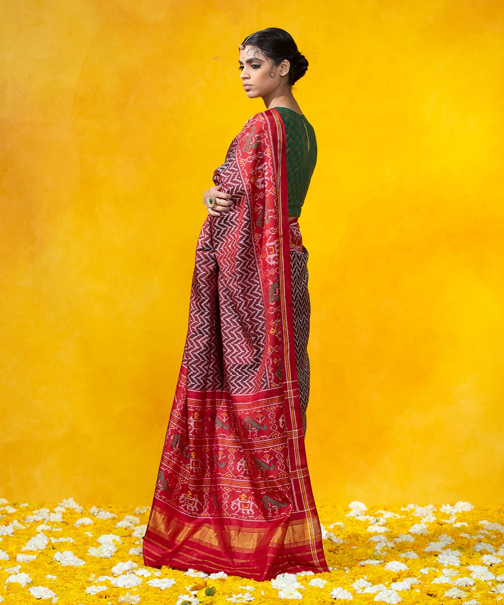 Handloom_Maroon_Mulberry_Silk_Chevron_Weave_Ikat_Patola_Saree_With_Red_Border_WeaverStory_03