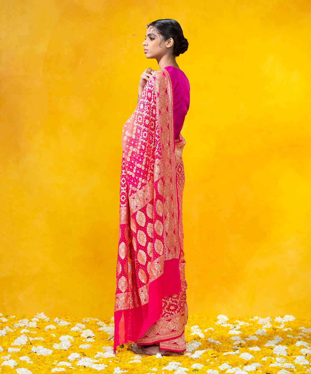 Handloom_Dual_Tone_Peach_and_Pink_Georgette_Banarasi_Bandhej_Saree_With_Cutwork_Weave_WeaverStory_03