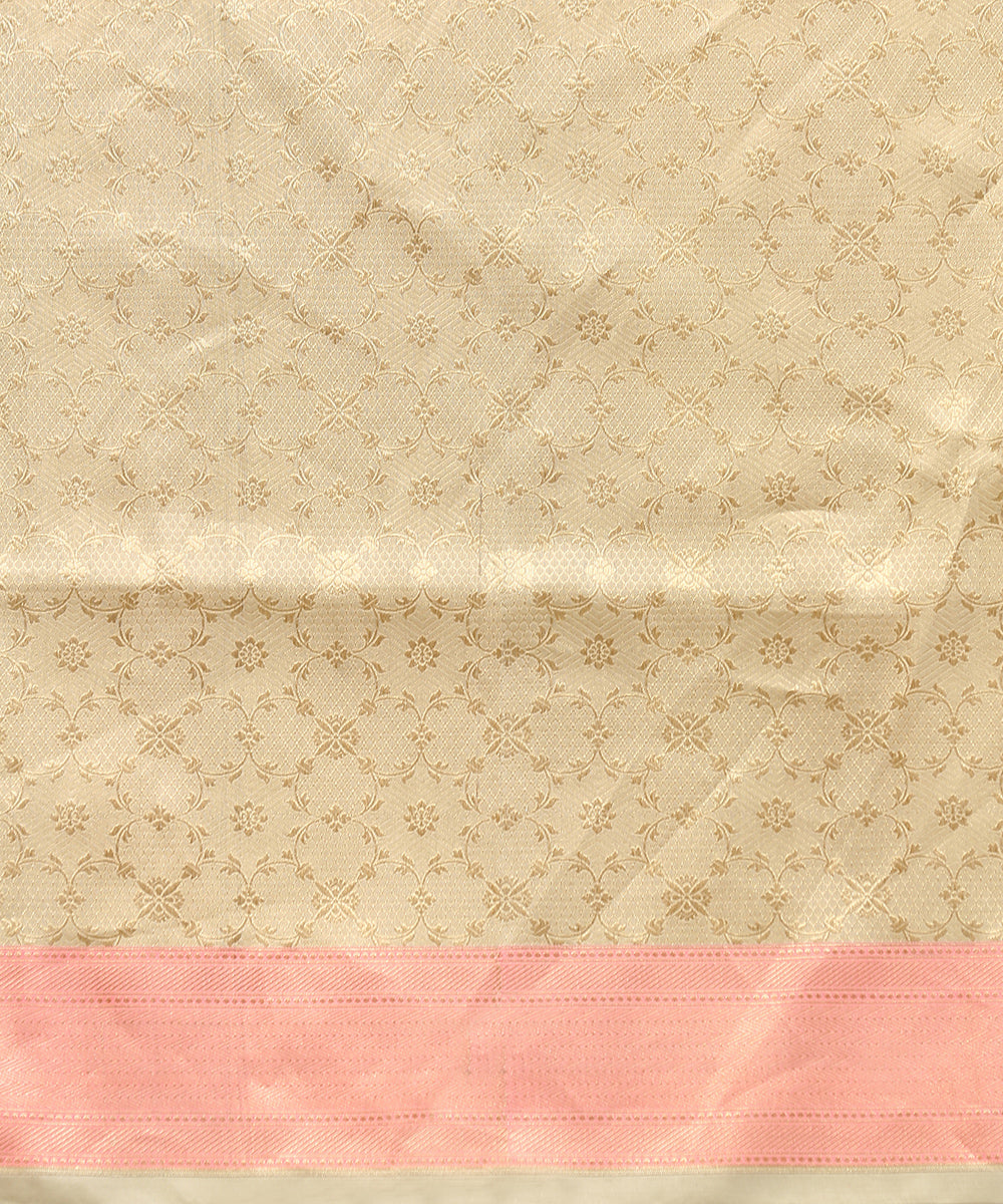Handloom_Beige_And_Gold_Kimkhab_Pure_Katan_Silk_Banarasi_Saree_With_Peach_Zari_Border_WeaverStory_05