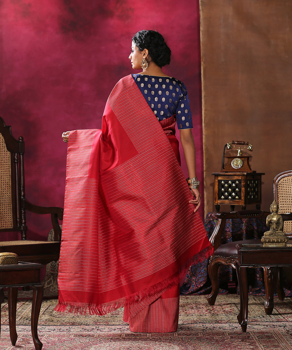 Handloom_Maroon_Pure_Silk_Kanjivaram_Saree_Kanjivaram_Saree_With_Thread_And_Zari_Vertical_Stripes_On_Border_WeaverStory_03