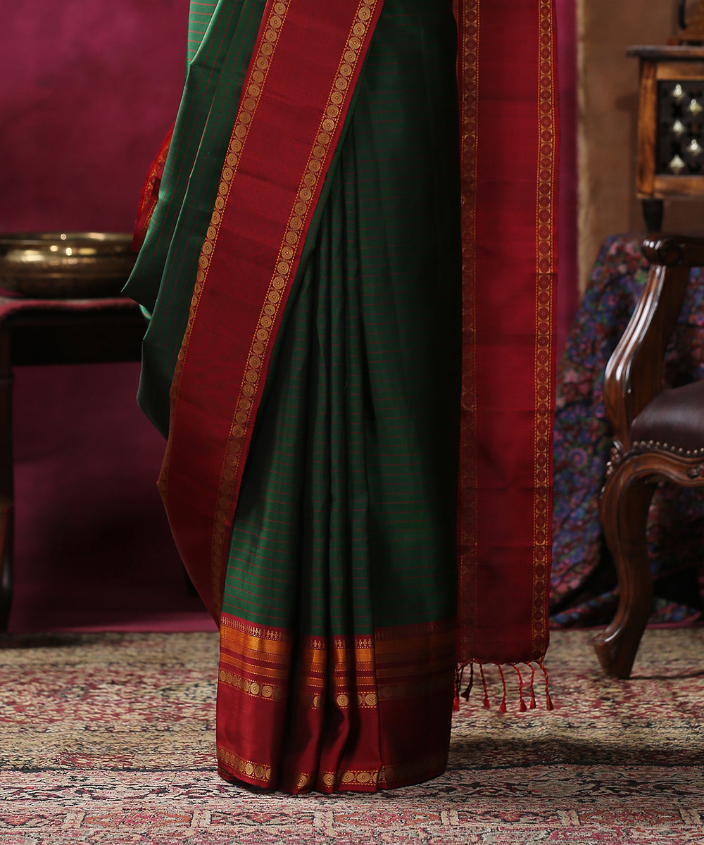 Green_Striped_Handloom_Pure_Silk_Kanjivaram_Saree_With_Maroon_Thread_Border_WeaverStory_04