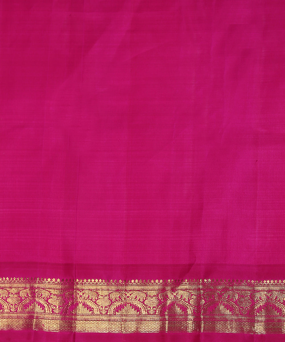 Handloom_Pink_And_Orange_Check_Pure_Silk_Kanjivaram_Saree_With_Purple_Border_WeaverStory_05