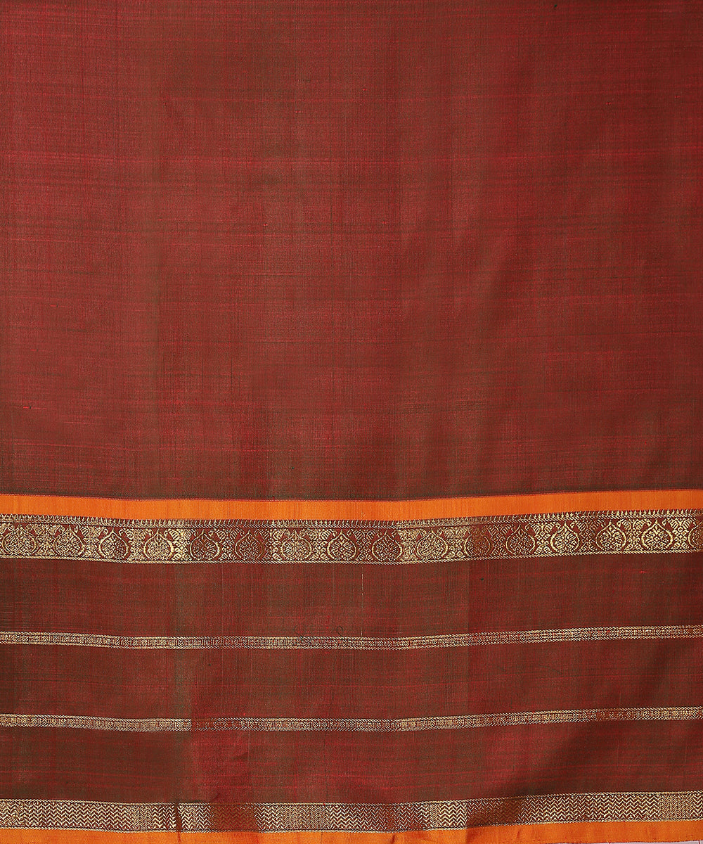 Red_And_Orange_Handloom_Chevron_Jacquard_Pure_Silk_Kanjivaram_Saree_With_Green_And_Orange_Border_WeaverStory_05