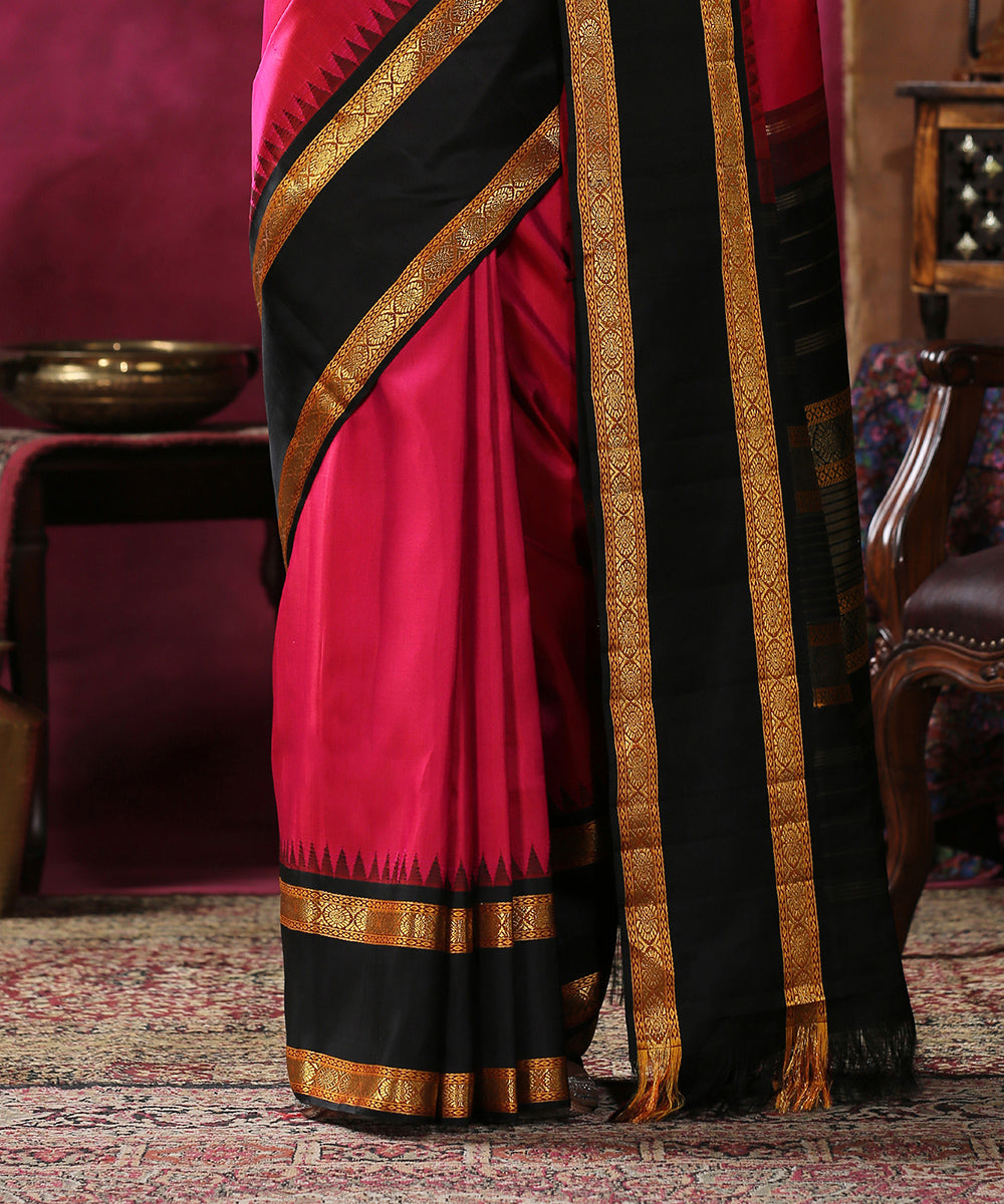 Berry_Pink_Handloom_Plain_Pure_Silk_Kanjivaram_Saree_With_Black_Temple_Border_WeaverStory_04