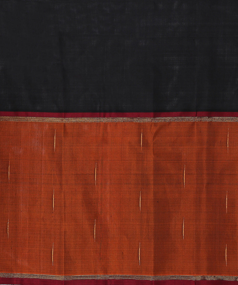 Handloom_Black_Pure_Silk_Kanjivaram_Saree_with_Antique_Zari_Border_and_Maroon_Broad_Border_WeaverStory_05