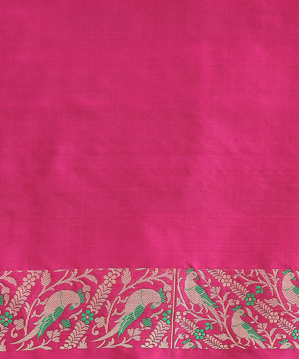 Handloom_White_And_Gold_Brocade_Pure_Katan_Silk_Banarasi_Saree_With_Purple_Shikargah_Border_WeaverStory_05