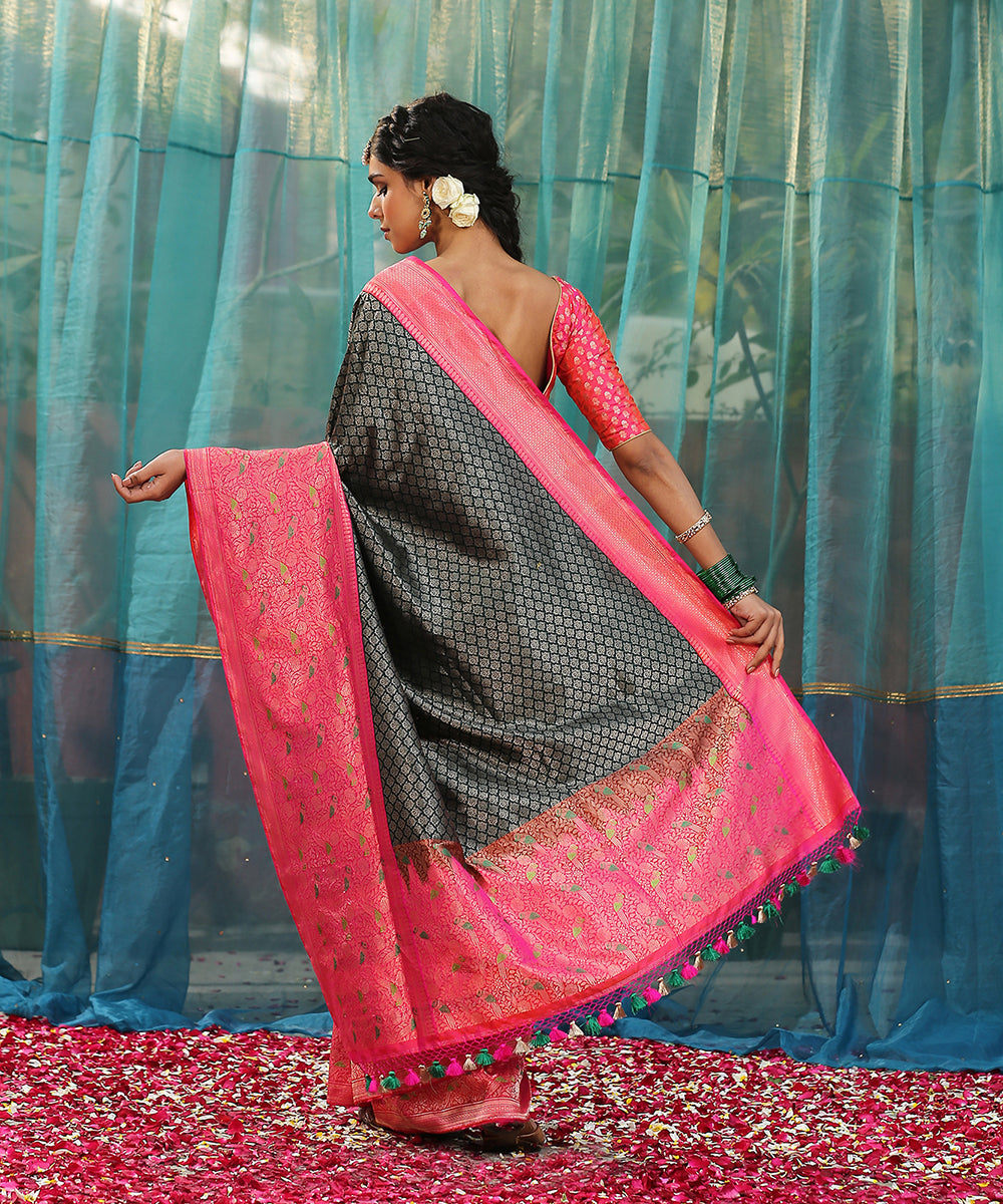 Handloom_Bottle_Green_Pure_Katan_Silk_Banarasi_Saree_With_Meenakari_Shikargah_Border_WeaverStory_03