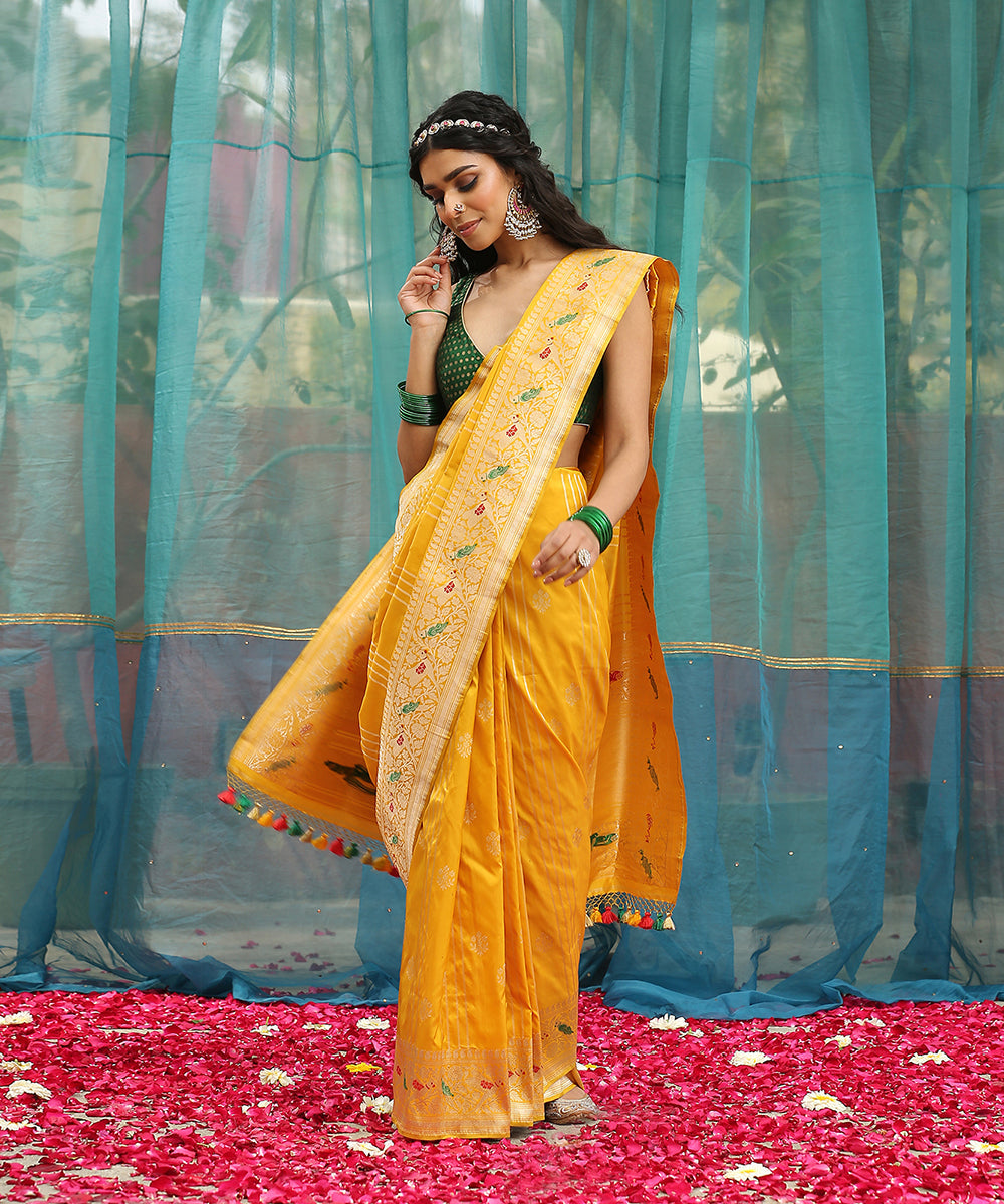 Yellow_Handloom_Pure_Katan_Silk_Kadhwa_Boota_Banarasi_Saree_With_Meenakari_Shikargah_Border_WeaverStory_02