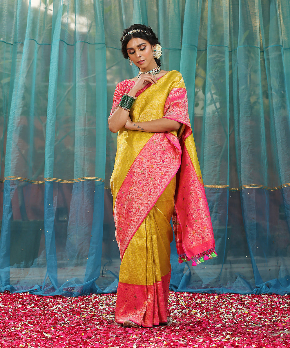 Handloom_Mustard_Brocade_Pure_Katan_Silk_Banarasi_Saree_With_Pink_Meenakari_Shikargah_Border_WeaverStory_02