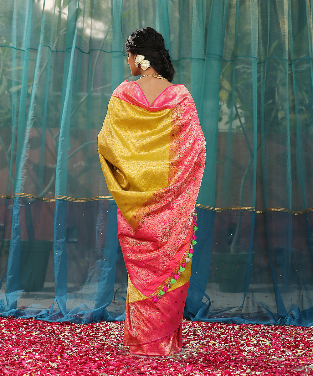 Handloom_Mustard_Brocade_Pure_Katan_Silk_Banarasi_Saree_With_Pink_Meenakari_Shikargah_Border_WeaverStory_03