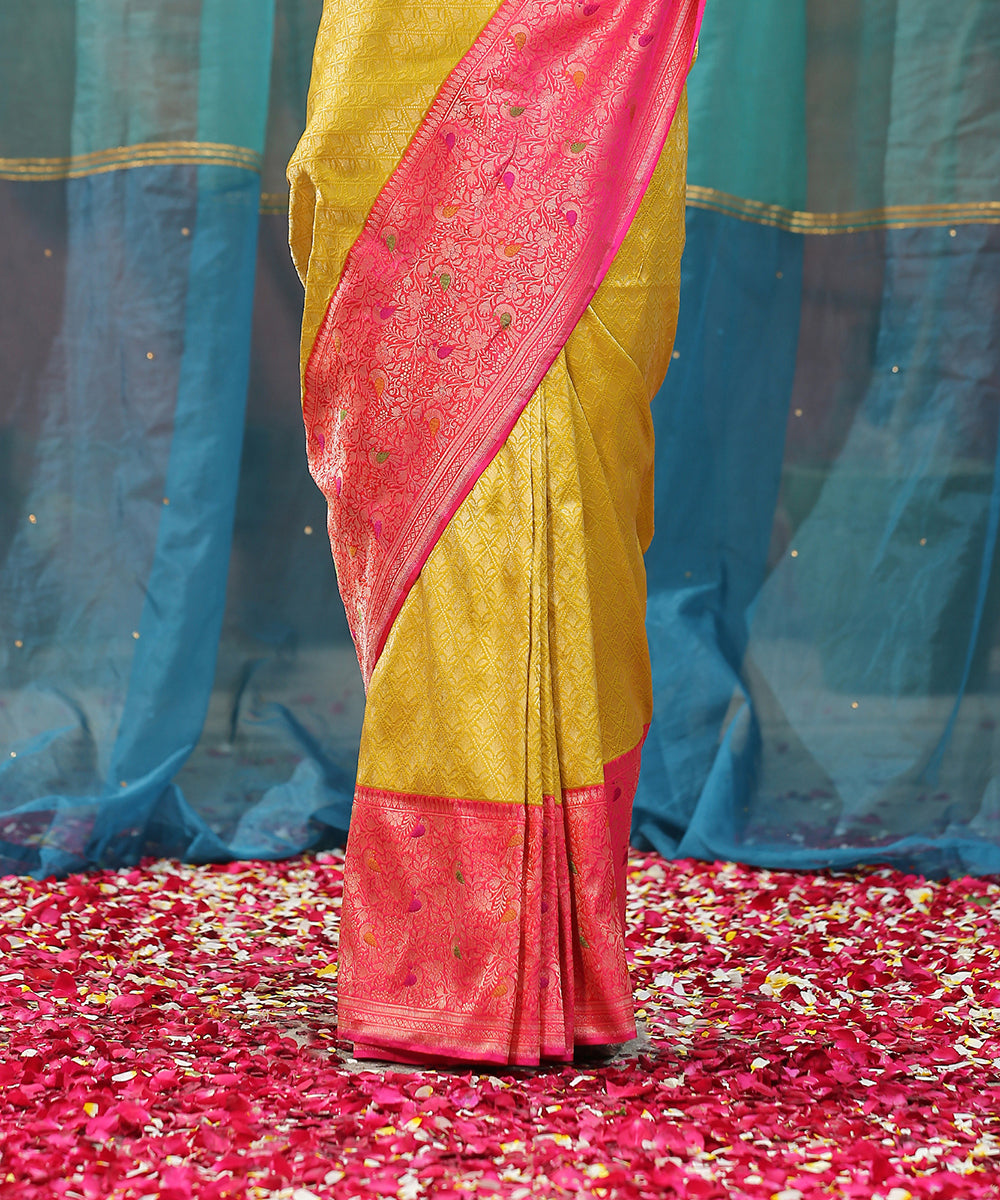 Handloom_Mustard_Brocade_Pure_Katan_Silk_Banarasi_Saree_With_Pink_Meenakari_Shikargah_Border_WeaverStory_04