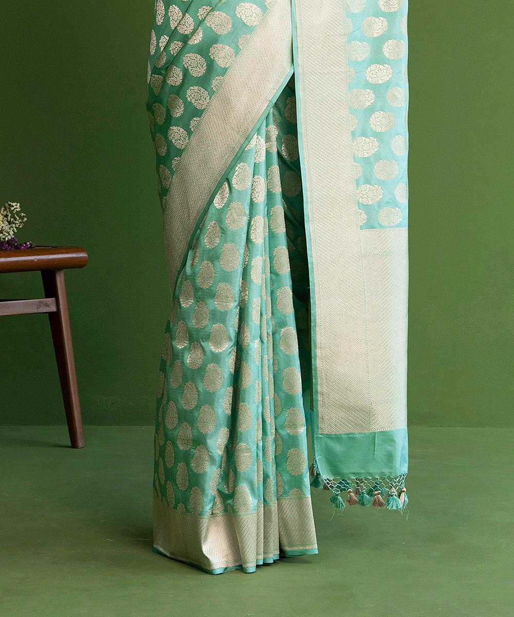 Handloom_Turquoise_Pure_Katan_Silk_Banarasi_Cutwork_Saree_With_Champagne_Gold_Zari_Motifs_WeaverStory_04