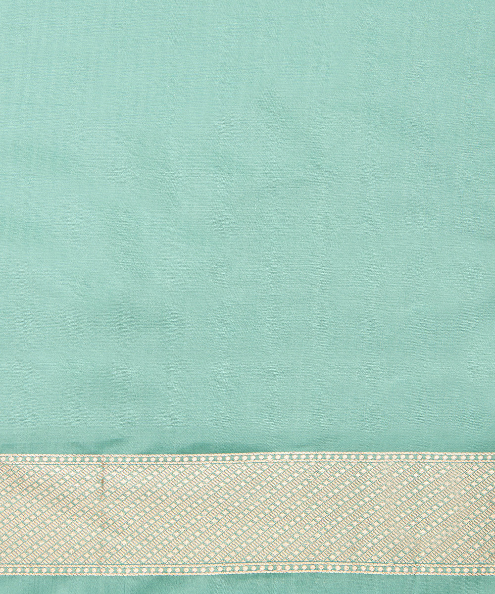 Handloom_Turquoise_Pure_Katan_Silk_Banarasi_Cutwork_Saree_With_Champagne_Gold_Zari_Motifs_WeaverStory_05