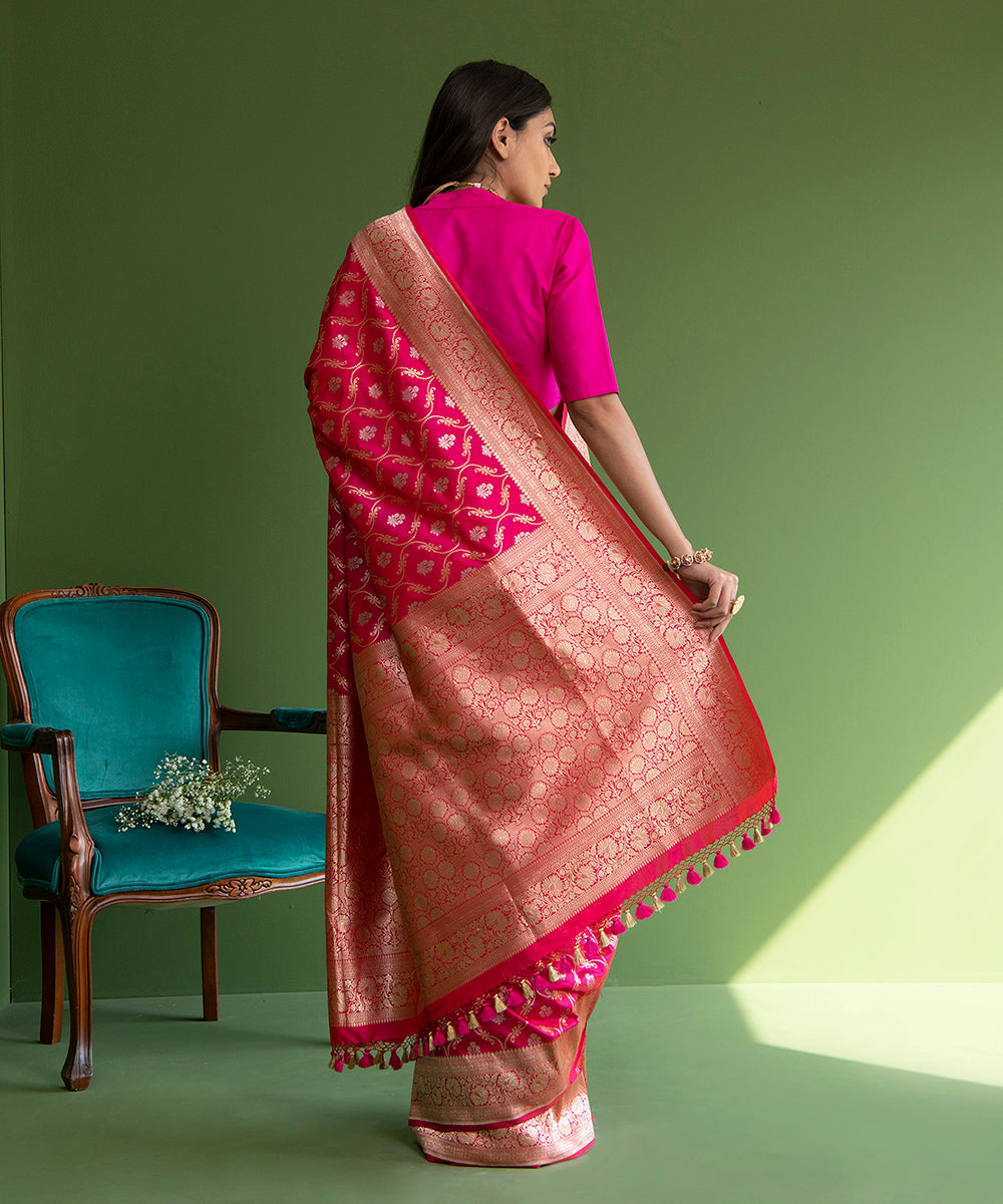 Hot_Pink_Handloom_Pure_Katan_Silk_Banarasi_Saree_with_Sona_Rupa_Diamond_Jaal_WeaverStory_03