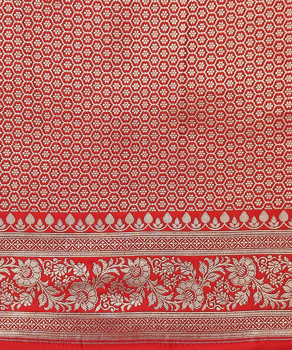Red_Handloom_Pure_Katan_Silk_Sona_Rupa_Banarasi_Saree_With_Floral_Jaal_WeaverStory_05