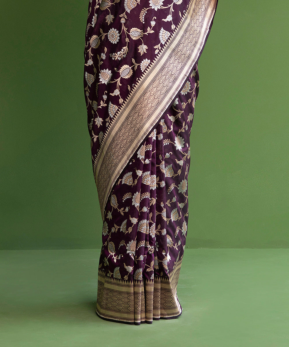 Wine_Handloom_Sona_Rupa_Pure_Katan_Silk_Banarasi_Jangla_Saree_With_Pomegranate_Flowers_WeaverStory_04
