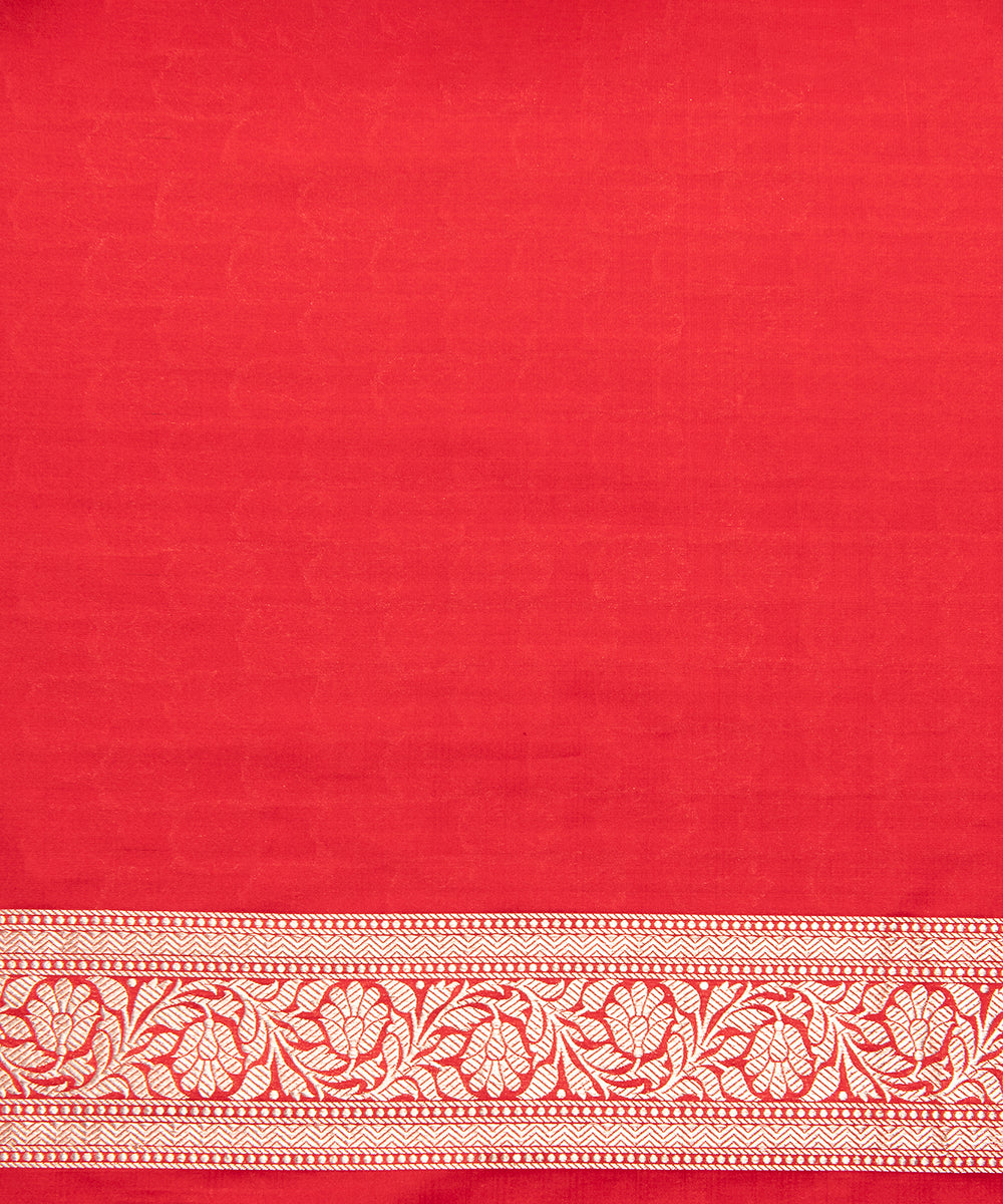 Red_Handloom_Pure_Katan_Silk_Banarasi_Saree_with_Small_Mughal_Booti_WeaverStory_05