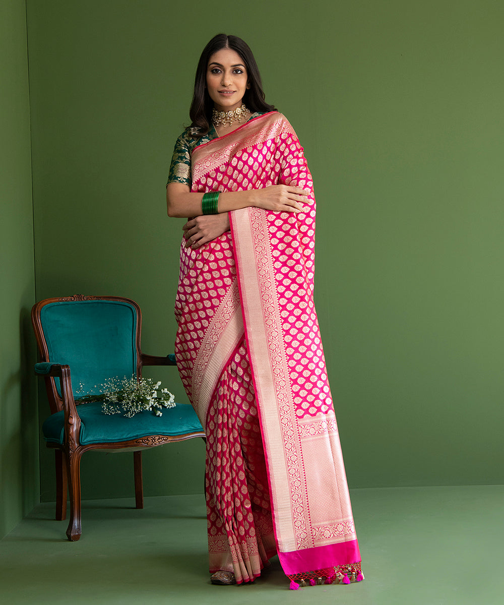 Magenta_Handloom_Pure_Katan_Silk_Banarasi_Saree_with_Small_Mughal_Booti_WeaverStory_02