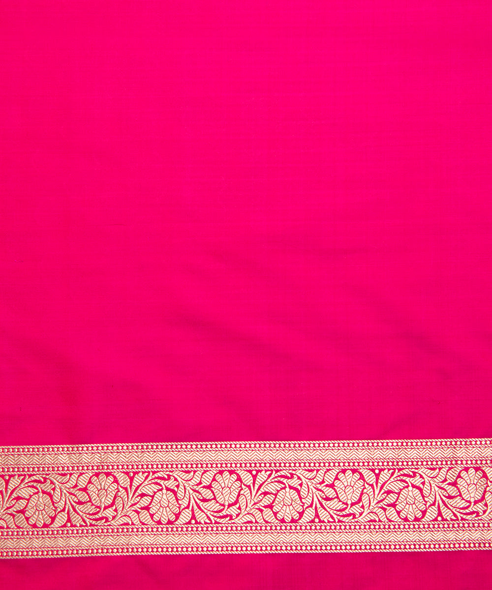 Magenta_Handloom_Pure_Katan_Silk_Banarasi_Saree_with_Small_Mughal_Booti_WeaverStory_05