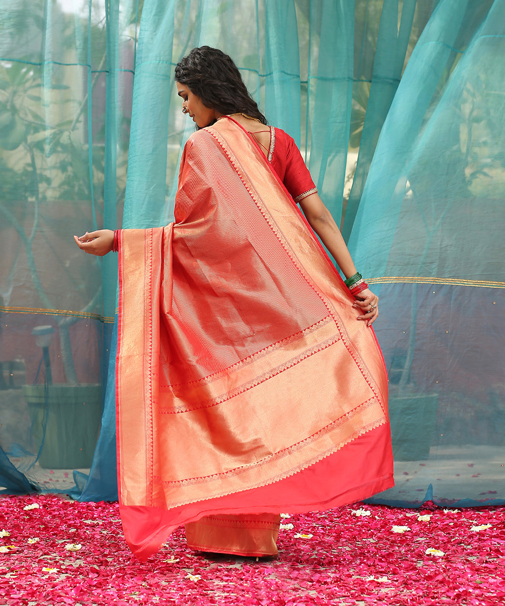 Red_And_Gold_Handloom_Pure_Katan_Silk_Aada_Bel_Zari_Kimkhab_Banarasi_Saree_WeaverStory_03