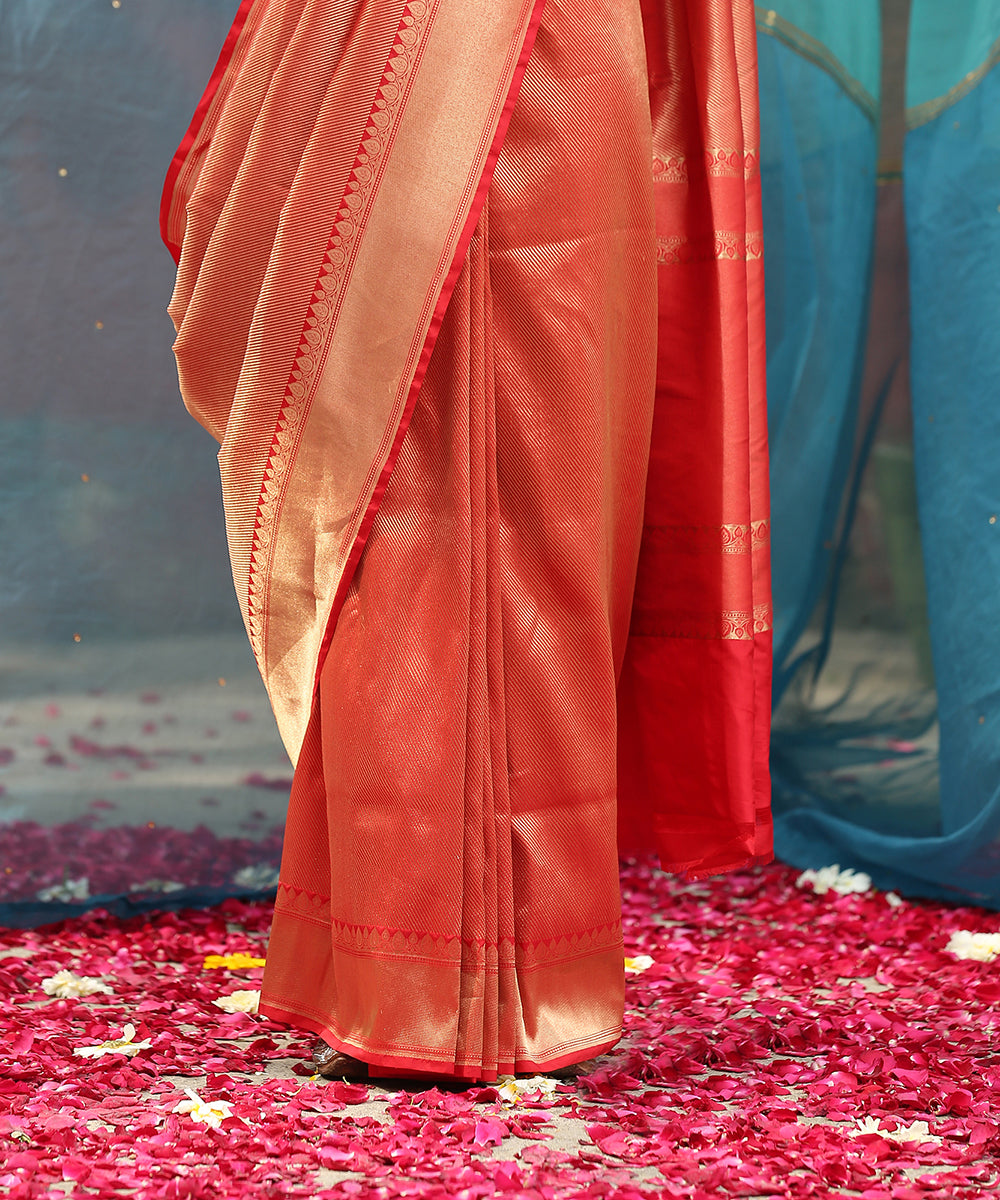 Red_And_Gold_Handloom_Pure_Katan_Silk_Aada_Bel_Zari_Kimkhab_Banarasi_Saree_WeaverStory_04