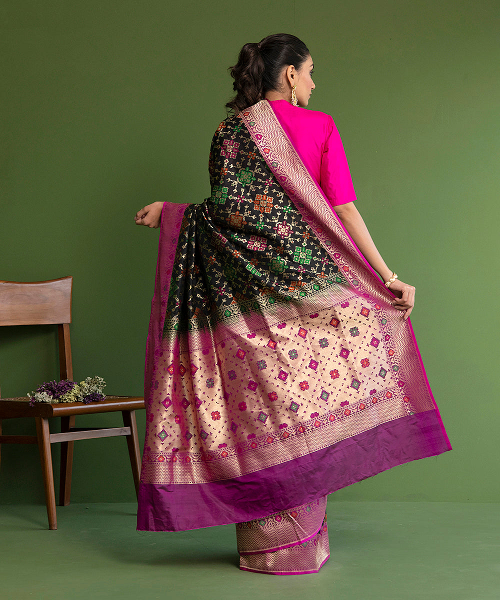 Handloom_Black_Pure_Katan_Silk_Banarasi_Patola_Saree_With_Pink_Border_WeaverStory_03