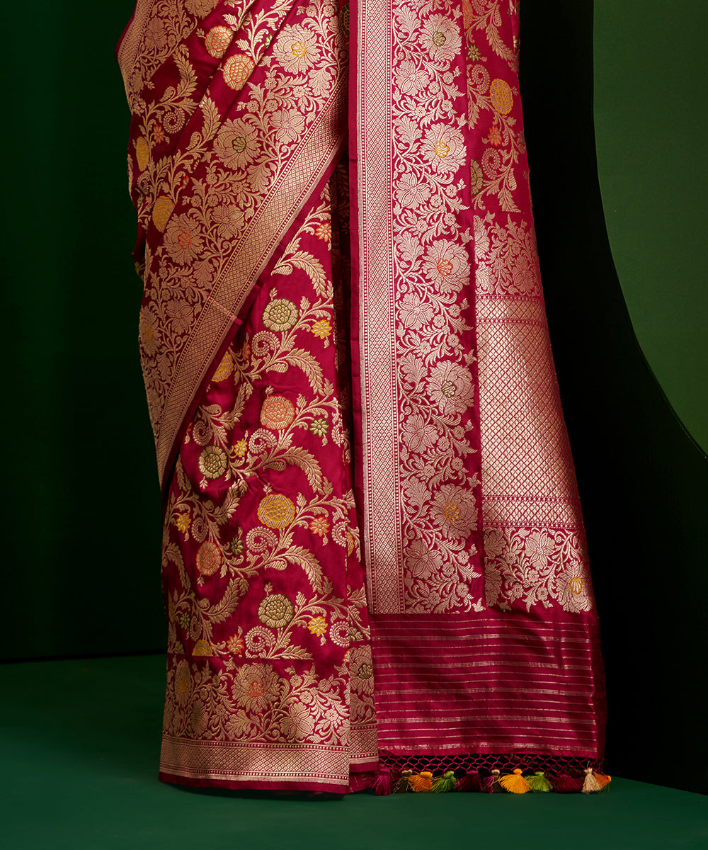 Magenta_Handloom_Pure_Katan_Silk_Banarasi_Jangla_Saree_With_Sona_Rupa_Jaal_And_Meenakari_WeaverStory_04