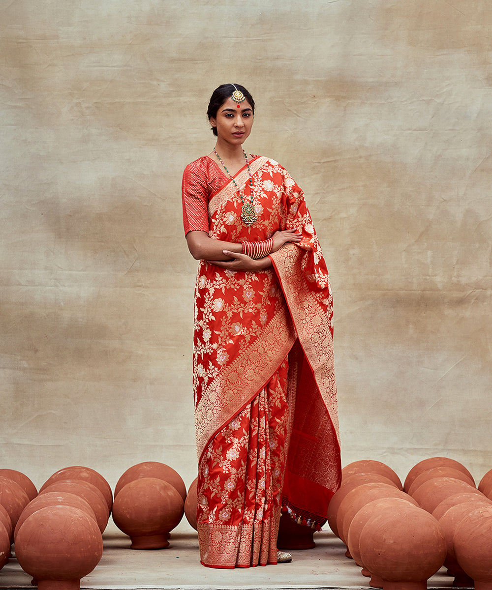 Red_Handloom_Pure_Katan_Silk_Banarasi_Saree_with_Sona_Rupa_Jaal_WeaverStory_04