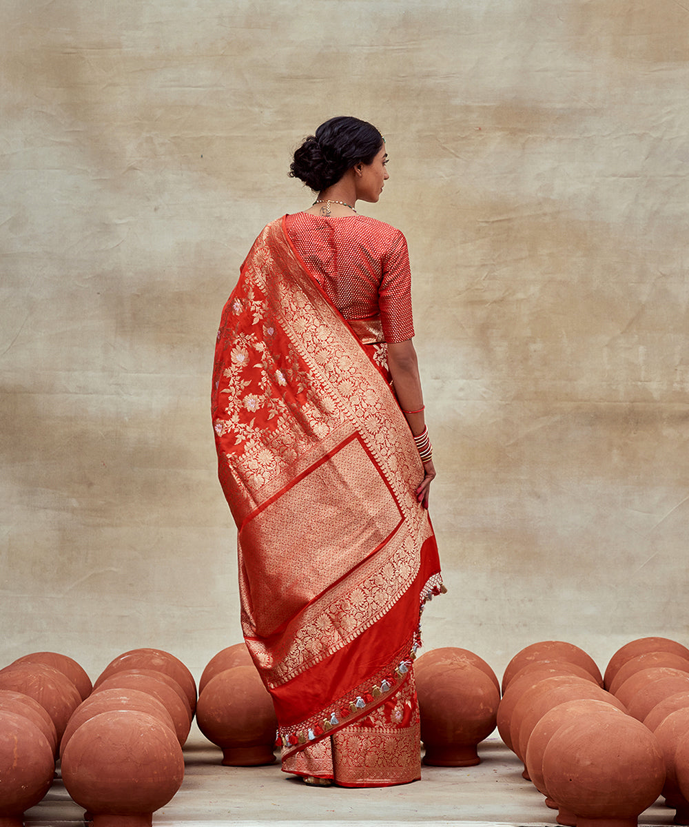 Red_Handloom_Pure_Katan_Silk_Banarasi_Saree_with_Sona_Rupa_Jaal_WeaverStory_05