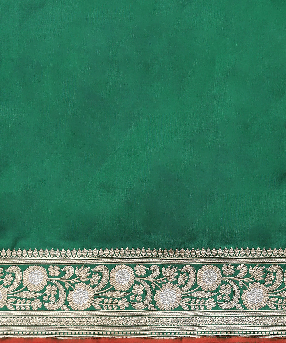 Emerald_Green_Handloom_Pure_Katan_Silk_Banarasi_Saree_with_Sona_Rupa_Jaal_WeaverStory_05