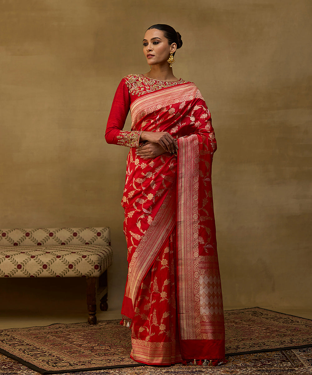 Handloom_Red_Pure_Katan_Silk_Sona_Rupa_Banarasi_Saree_With_Kadhwa_Jaal_And_Open_Border_WeaverStory_02