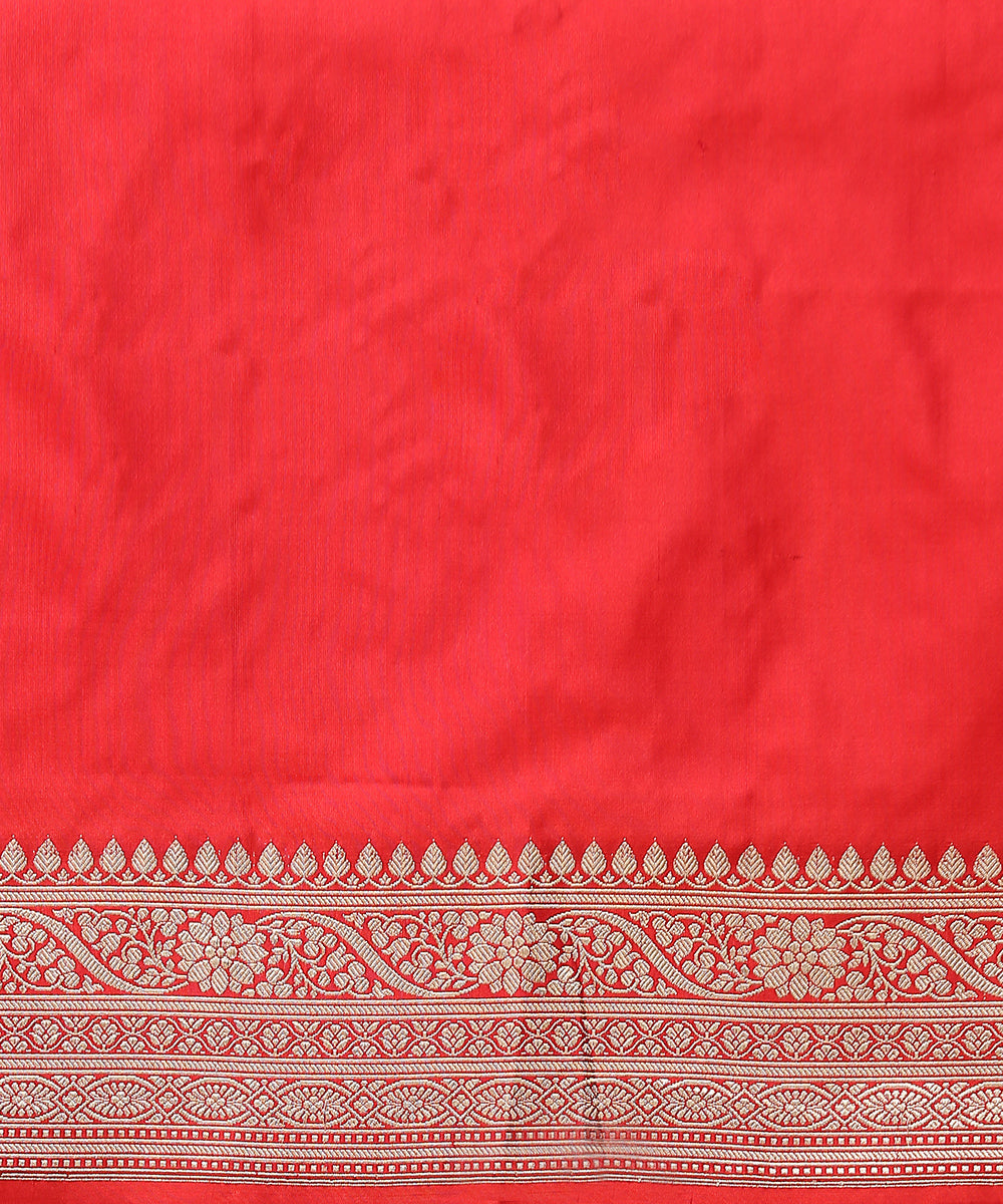 Handloom_Red_Pure_Katan_Silk_Banarasi_Saree_with_Sona_Rupa_Jaal_WeaverStory_05