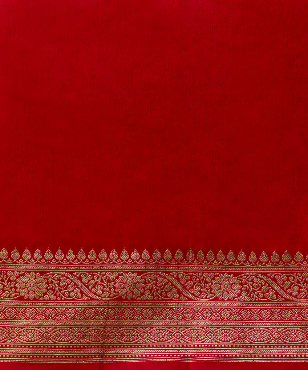 Handloom_Red_Pure_Katan_Silk_Sona_Rupa_Banarasi_Saree_With_Kadhwa_Jaal_And_Open_Border_WeaverStory_05