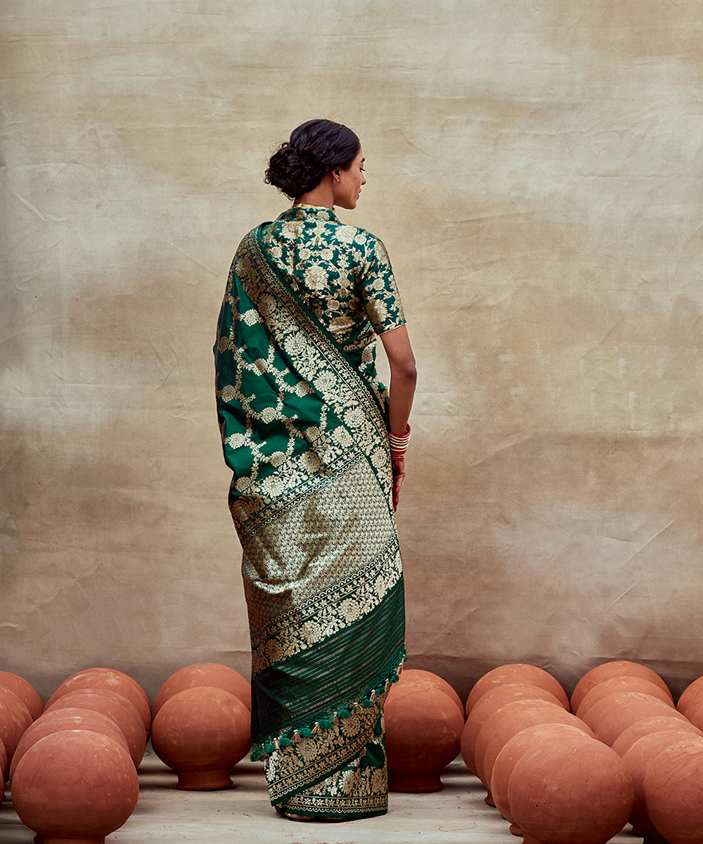 Handloom_Green_Pure_Katan_Silk_Banarasi_Saree_with_Zari_Pallu_WeaverStory_05