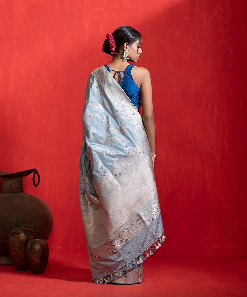 Handloom_Grey_Pure_Katan_Silk_Banarasi_Saree_With_Sona_Rupa_Kadhwa_Jaal_And_Blue_Meenakari_WeaverStory_03