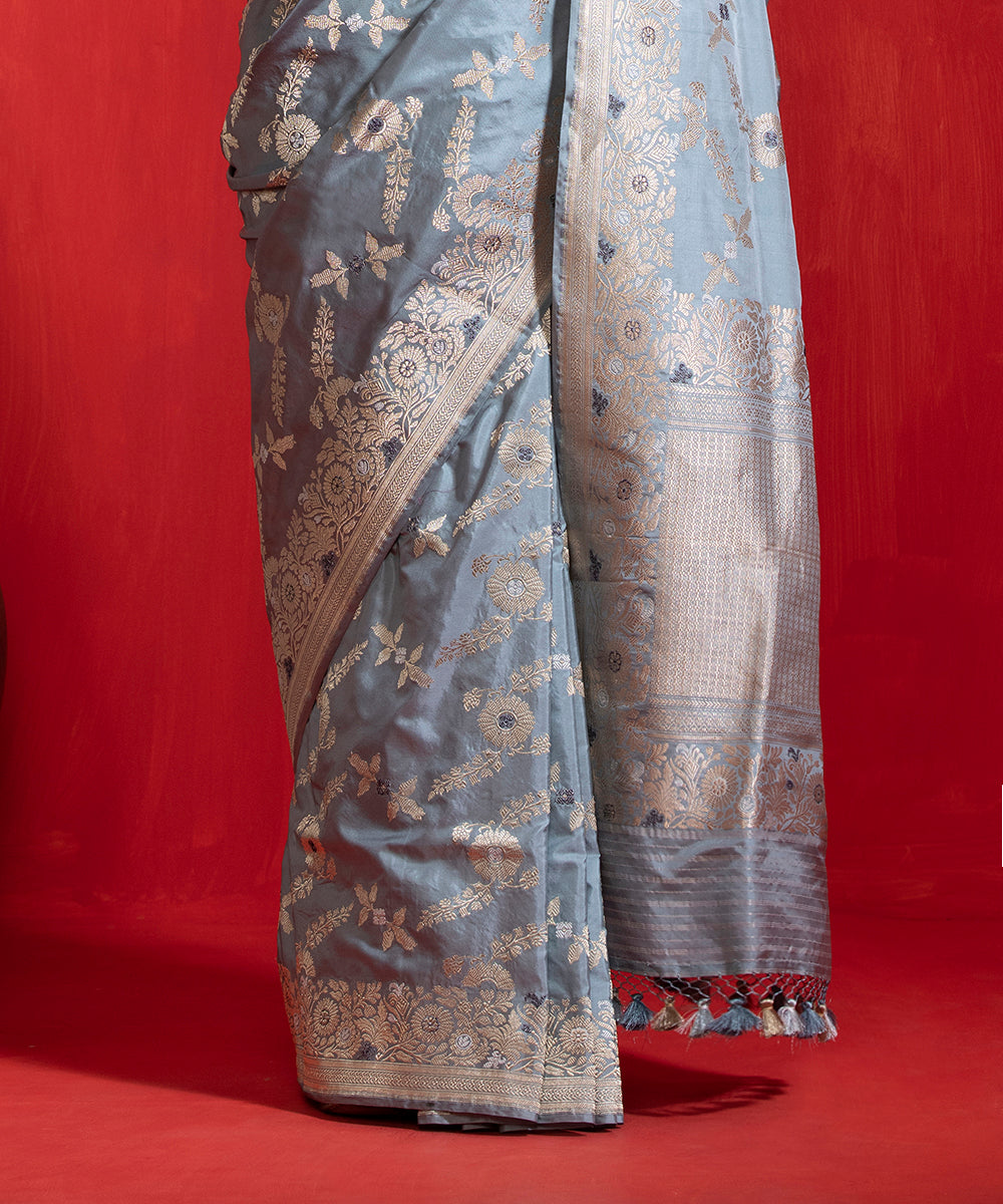 Handloom_Grey_Pure_Katan_Silk_Banarasi_Saree_With_Sona_Rupa_Kadhwa_Jaal_And_Blue_Meenakari_WeaverStory_04