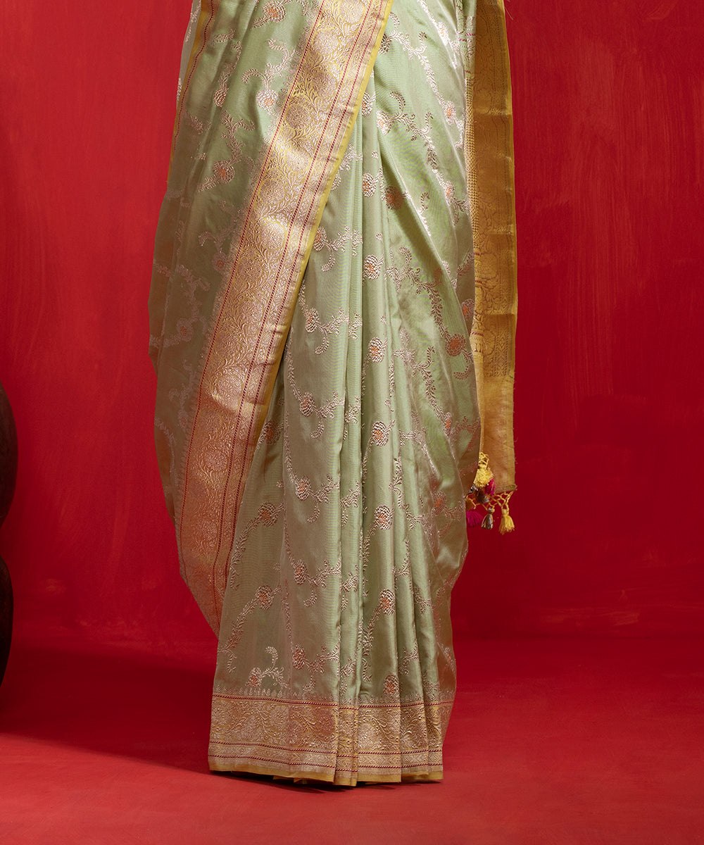 Pista_Green_Handloom_Pure_Katan_Silk_Banarasi_Saree_With_Meenakari_And_Kadhiyal_Yellow_Border_WeaverStory_04
